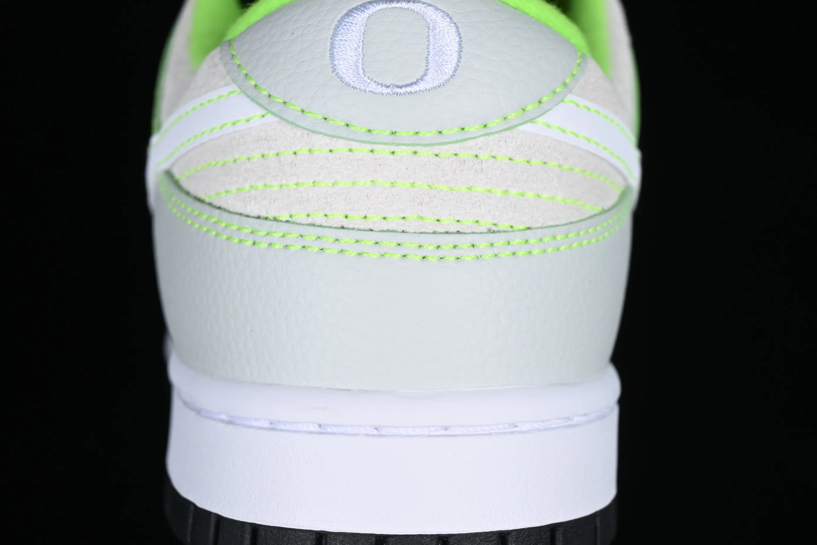 All Categories Nk SB Dunk Series Nk SB Dunk Low Low-top sneakers Nk SB Dunk Low PE "University Of Oregon" Oregon Green Duck SB low-top casual sneakers FQ7260-001